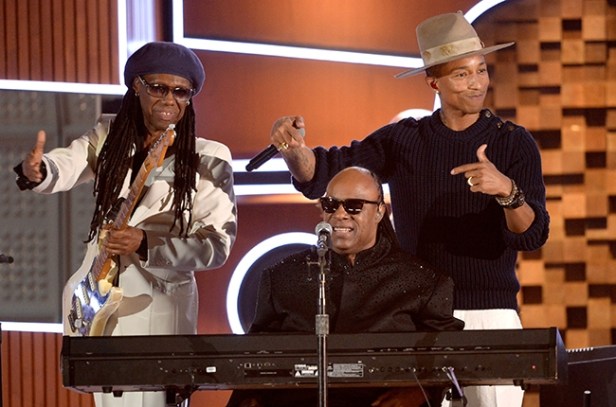 nile-rodgers-pharrell-stevie-wonder-grammy-2014-650a